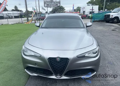2017 Alfa Romeo Giulia Rwd из США, поврежденный, VIN ZARFAEBN9H7555163